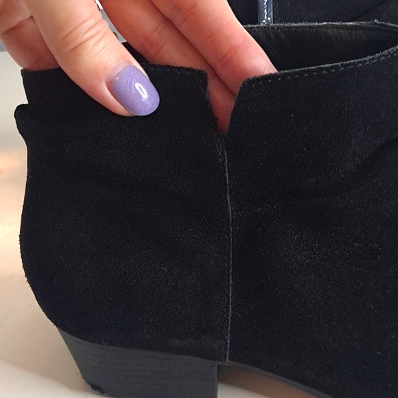 Jessica Simpson Delaine Black Suede Ankle Boots with Round Toe & Zipper Closure - Picture 3 of 7